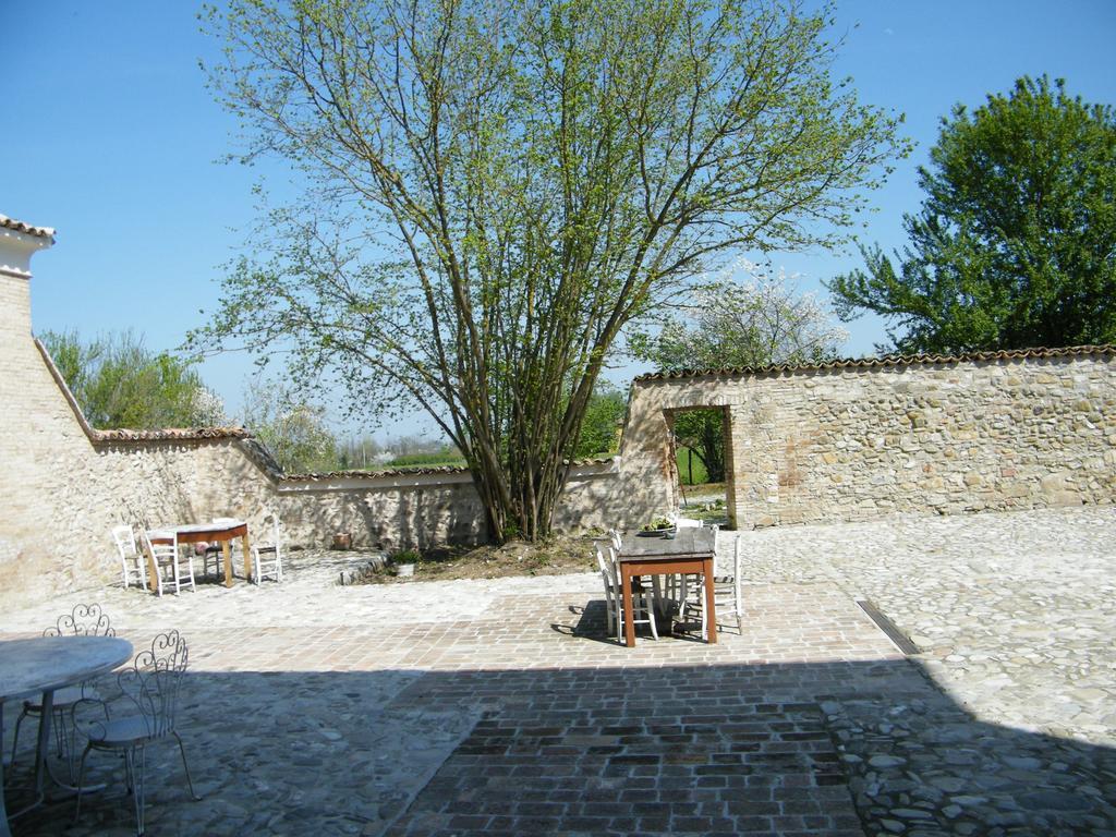 Room And Breakfast Torre Felino Buitenkant foto
