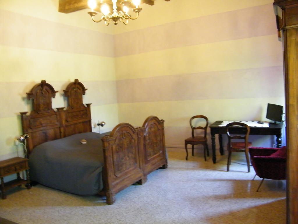 Room And Breakfast Torre Felino Buitenkant foto